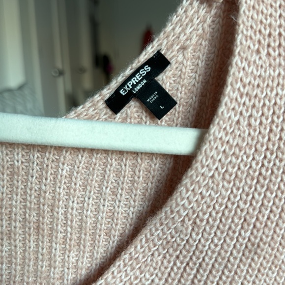 Express Blush Pink Ribbed V-Neck Cozy Pullover Sweater Size Large - Picture 2 of 6